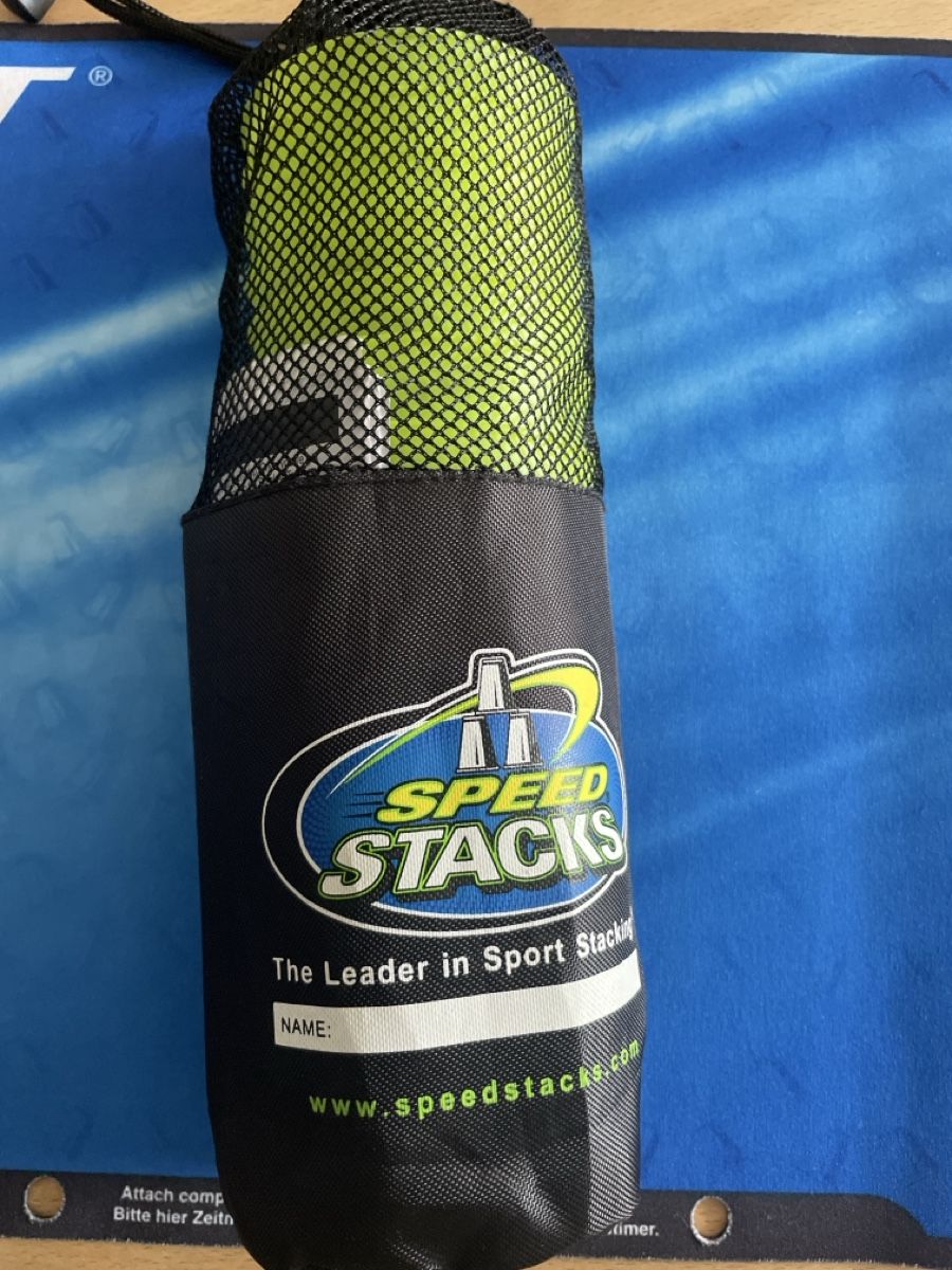 Spiele: Speed Stacks Timer und Beutel mit Cups guter Zustand – Gebraucht aus Kirchdorf AG von only4us 2