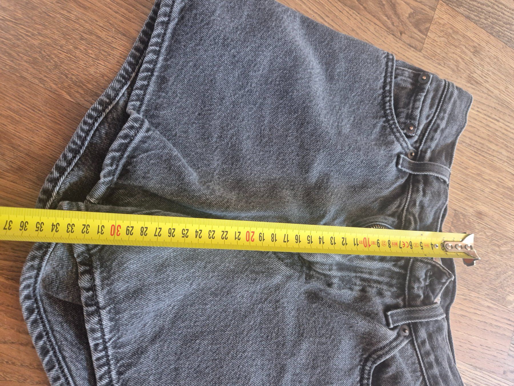 Levi's Pantaloni: Levi's 80s Mom Shorts grey size 24 – Usato da Zürich venduto da monadiederich 4