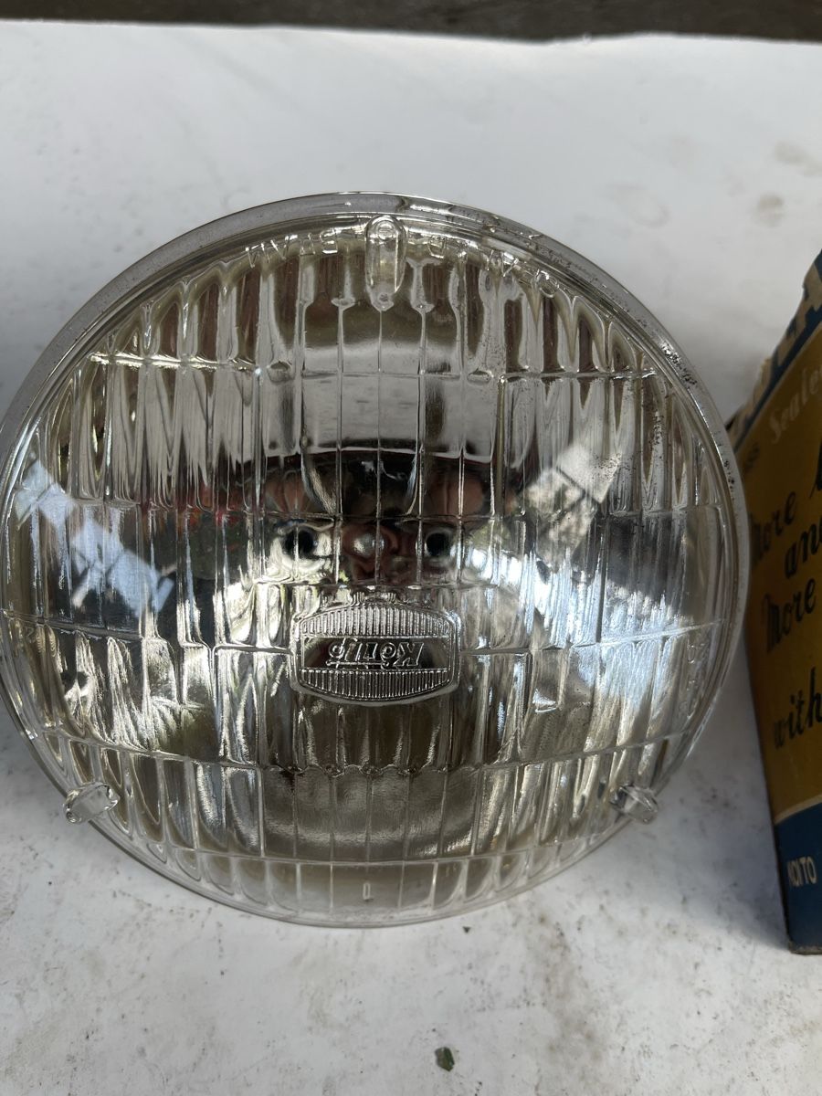 Toutes les pièces auto: Oldtimer Lampe – D'occasion à Altbüron par Garage-Bulak 1
