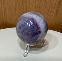 Amethyst Kugel mit Ständer aus Madagaskar