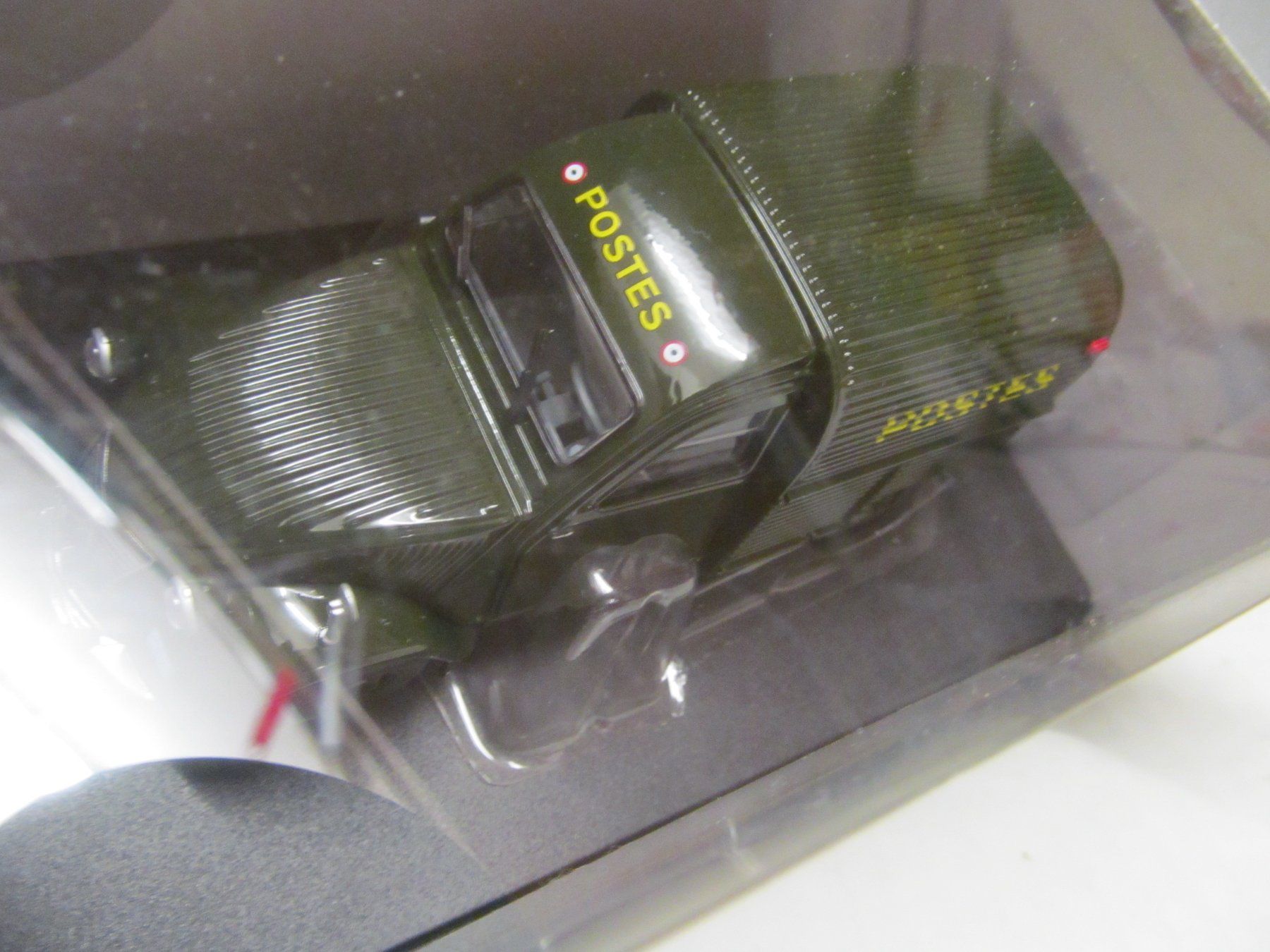 Citroën Modellini d'auto: CITROEN 2CV FOURGONNETTE LA POST  1:32 UNIVERSALHOBBIS – Nuovo e nell'imballaggio originale da Grueningen venduto da malamut56 1