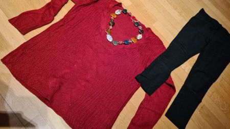 Coole Halskette mit Pulli + schwarzer Hosegr.L