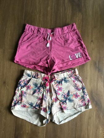 2 kurze Hosen, Shorts, 13/14 Jahre
