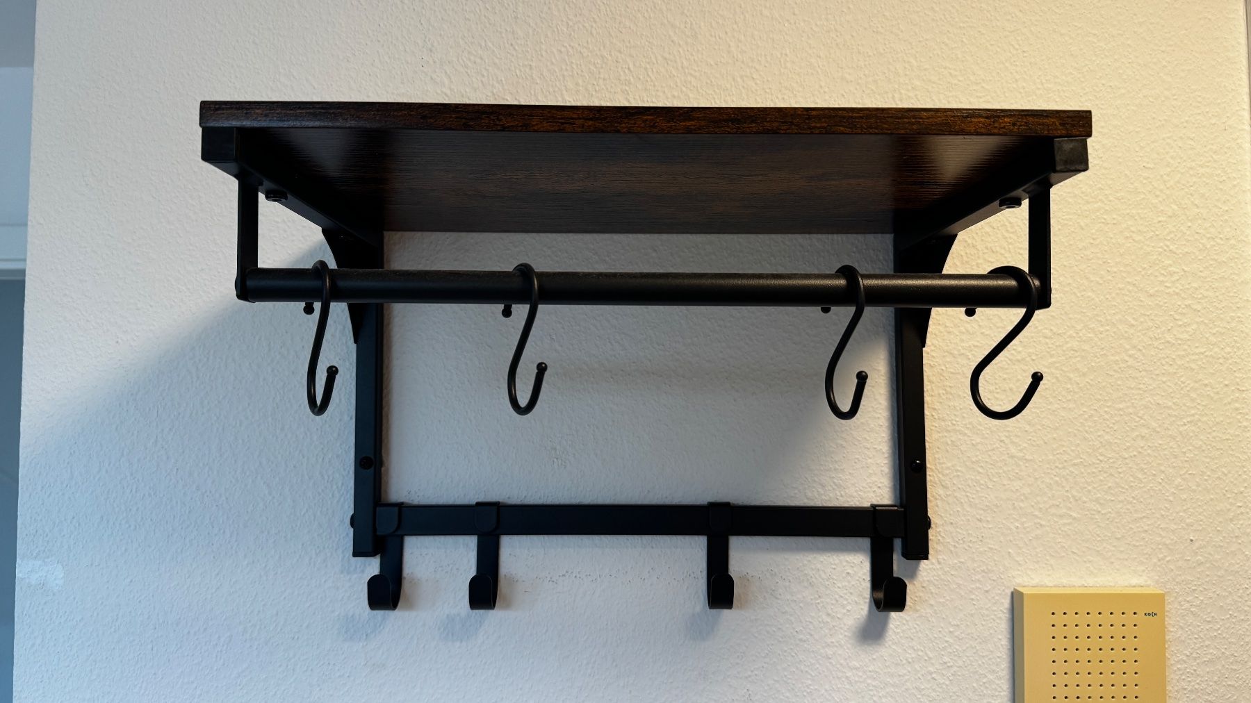 Garderobe: Garderobe mit Hutablage und Schuhgestell – Gebraucht aus Zürich von riedejo