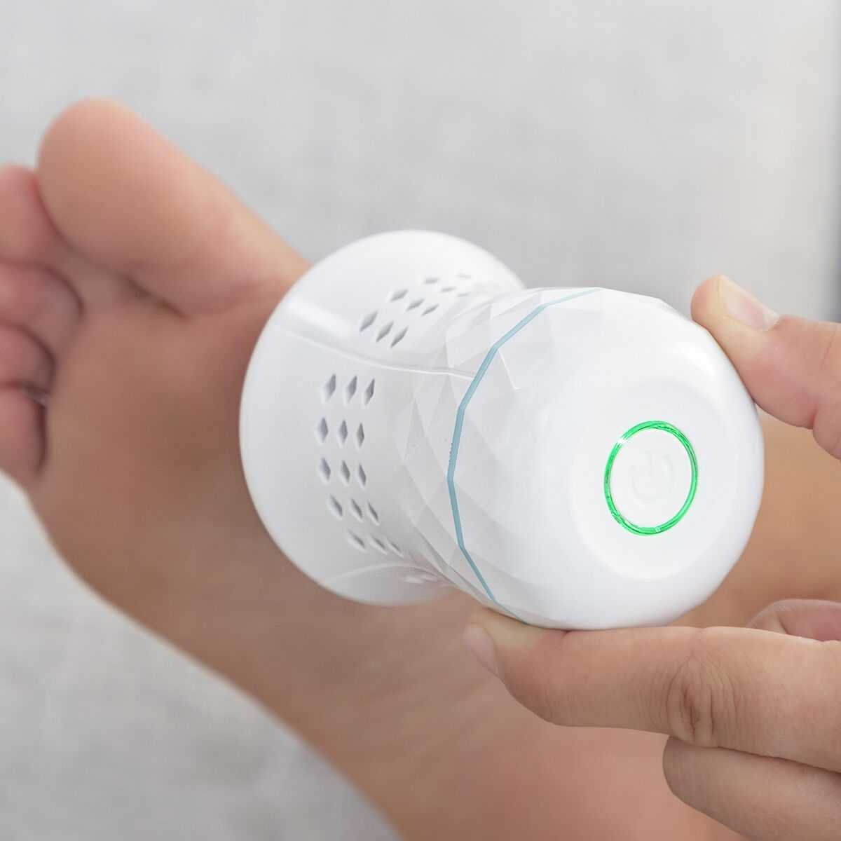 Pedicure: Elektrische Hornhaut-Feile mit integrierter Absaugung – Nuovo e nell'imballaggio originale da Giubiasco venduto da news-shop 2