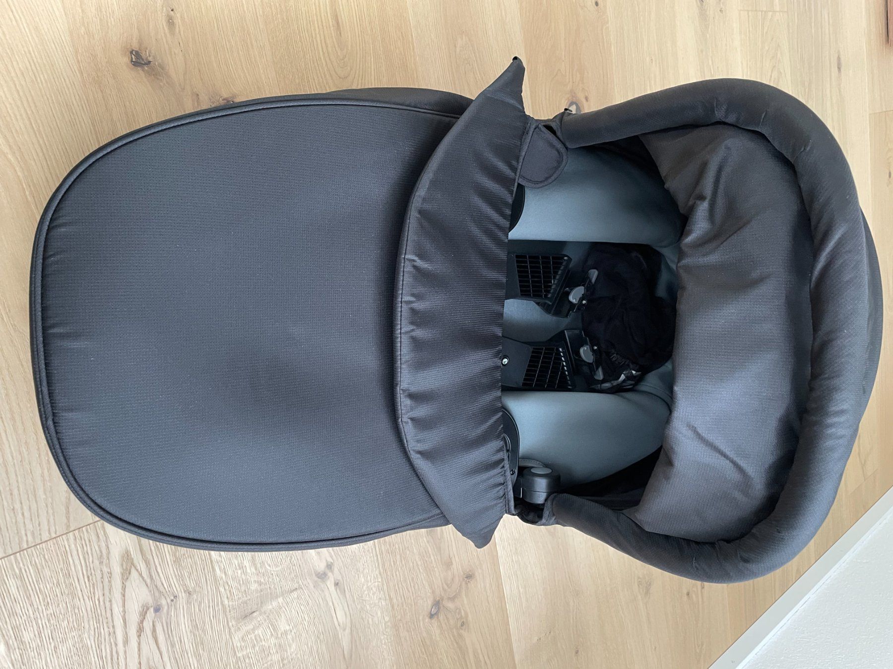Thule Carrozzine: Bassinet thule urban glide 2 inkl. Regenhülle – Usato da Bürglen UR venduto da Zong 1