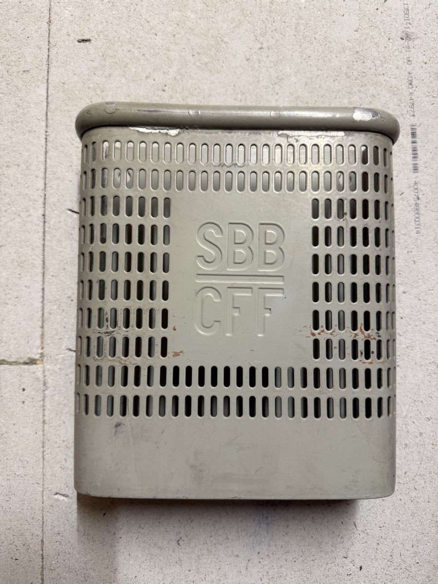 Sonstiges für Haushalt & Wohnen: Corbeille métallique SBB CFF perforée – Gebraucht aus Kloten von Mumiiin 8