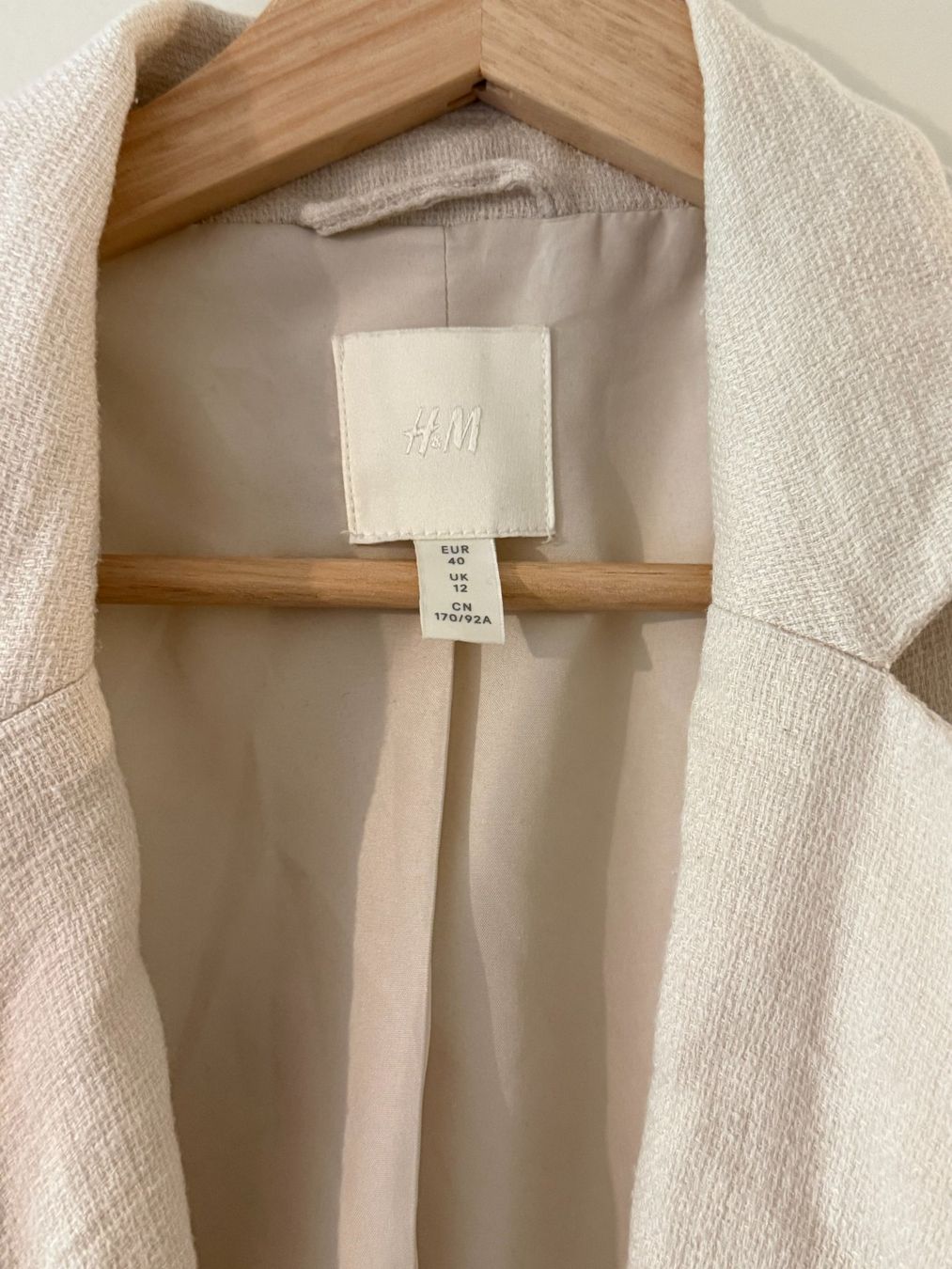 H&M Jacken: Blazer beige von H&M Grösse 40 – Gebraucht aus Basel von zukk_ 1