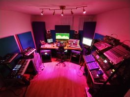 TonStudio - Synthesiser, Eurorack, Outboard, Studiomöbel