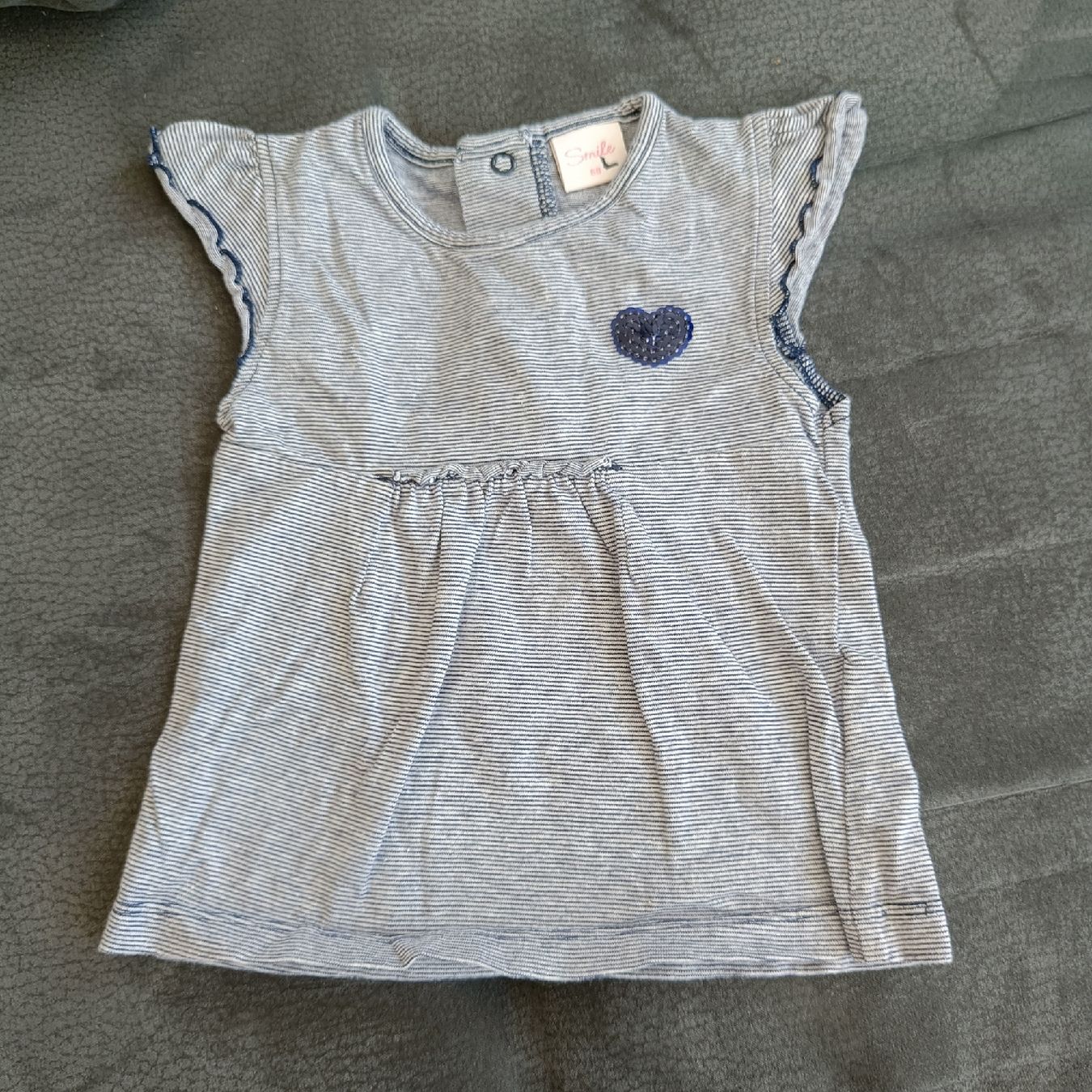 Blusen, T-Shirts & Tops: T-Shirt Grösse 68 – Gebraucht aus Jaberg von urig17.