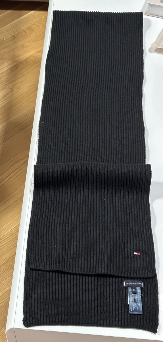 Tommy Hilfiger Schals: Tommy Hilfiger Strickschal – Neu (gemäss Beschreibung) aus Dietikon von Zebrino_10