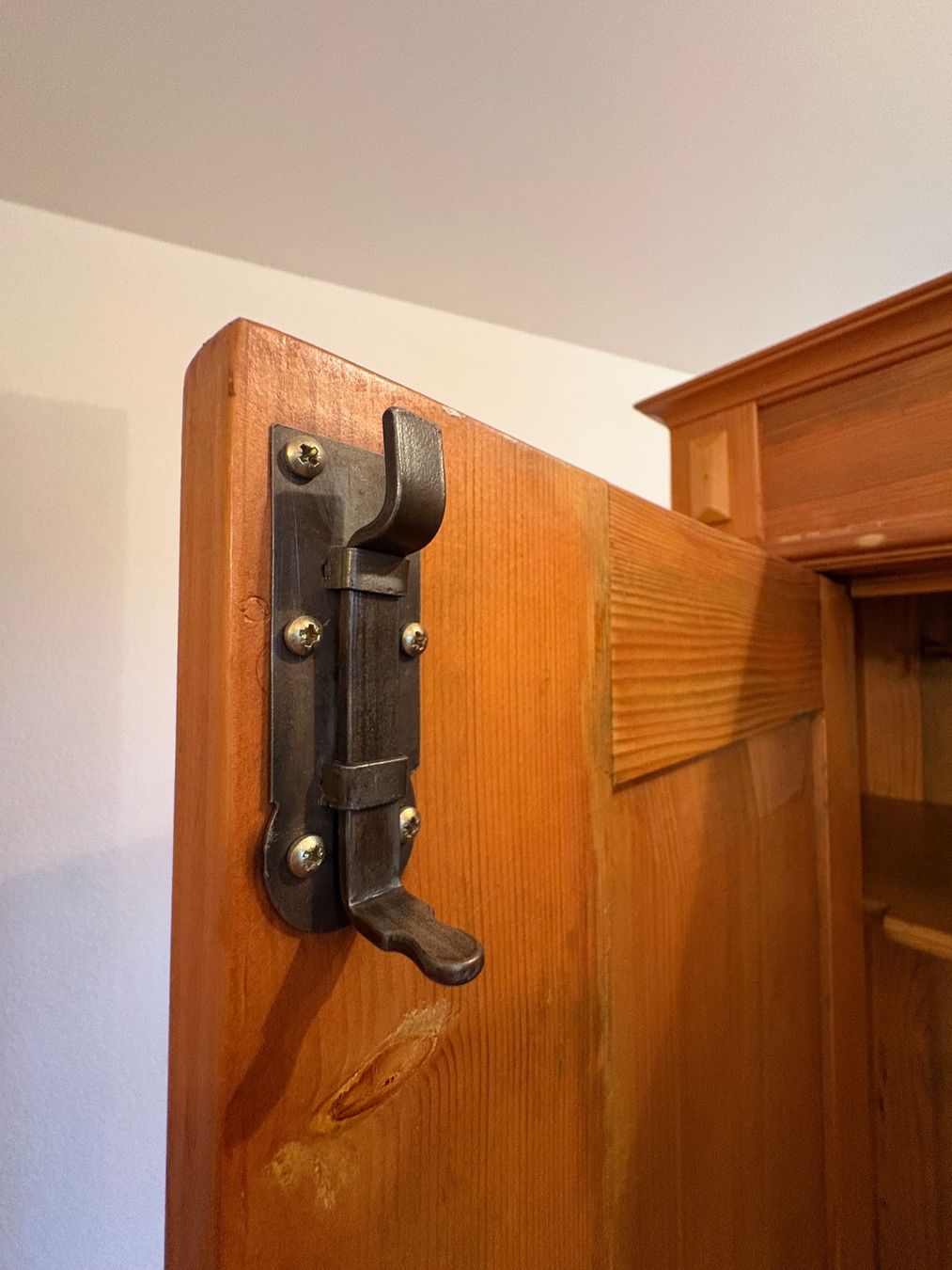 Armadi: Kleiderschrank aus Holz – Usato da Dietikon venduto da YviG 9