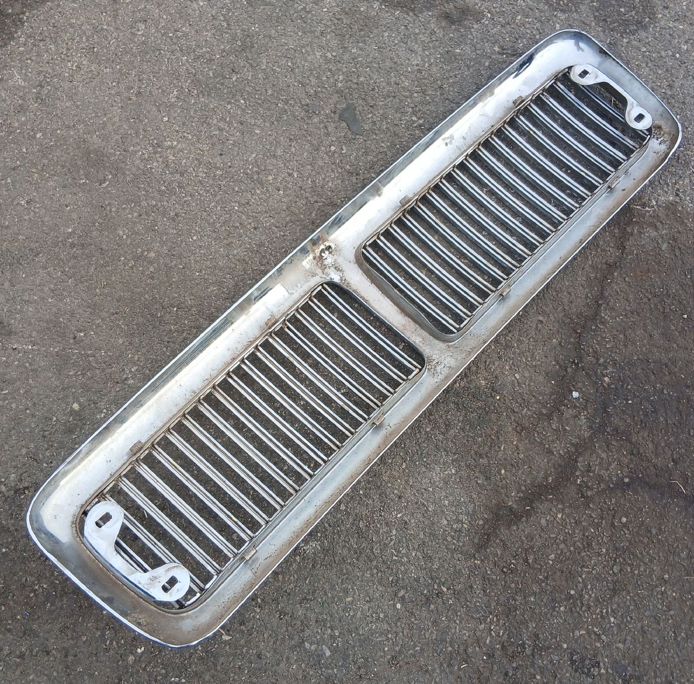 Jaguar Tutti pezzi di ricambio auto: Calandre Jaguar XJ6 X300  – Usato da la heutte venduto da Auto-stock 2
