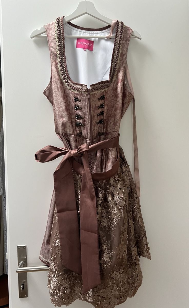 Krüger Vestiti: Trachtenkleid Krüger – Usato da Luzern venduto da sydney01.
