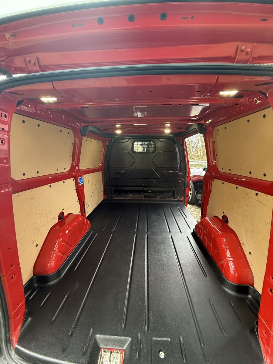 Ford Veicoli commerciali: Ford Transit Custom 2016 – Usato da St-Blaise venduto da ani_8jch 7