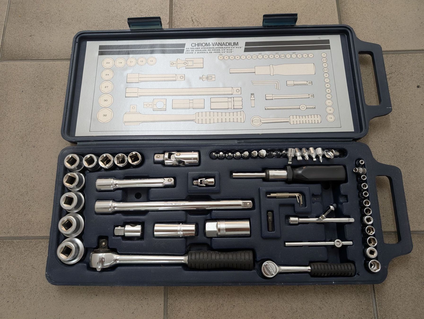 Tutti gli attrezzi: 55-teiliger Chrom-Vanadium Steckschlüsselsatz – Usato da Zürich venduto da Turbojoe