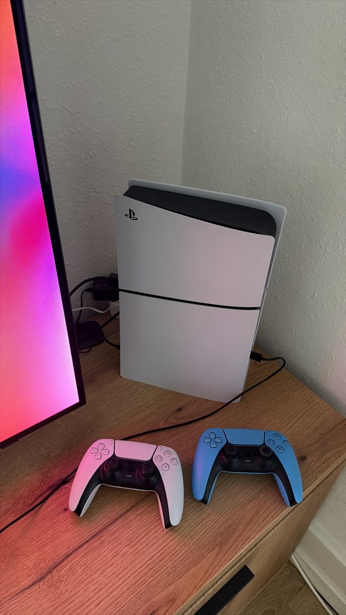 Sony Console: PlayStation 5 und 2 Joysticks – Usato da Bern venduto da kit_67l2