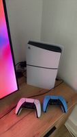 PlayStation 5 und 2 Joysticks