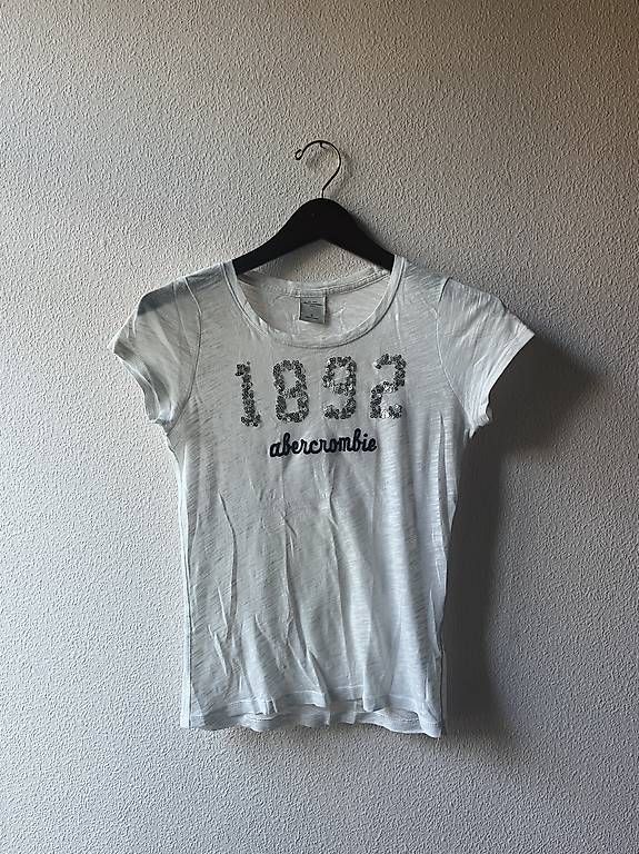 Abercrombie T-shirt: T-shirt Abercrombie blanc – Usato da Lausanne venduto da iklep