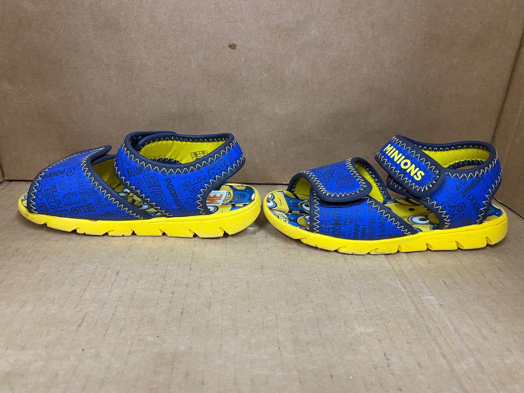 Chaussures garçon: Minions Sandalen Grösse 29 – D'occasion à Eschlikon TG par RamonaSt 2