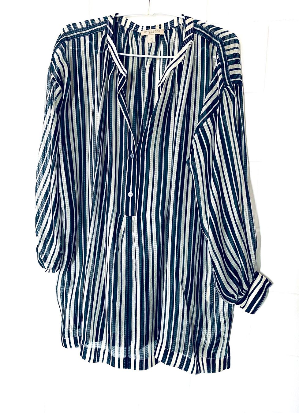 Burberry Camicette: Burberry Brit Seidenbluse Tunika – Usato da Etoy venduto da Airesun