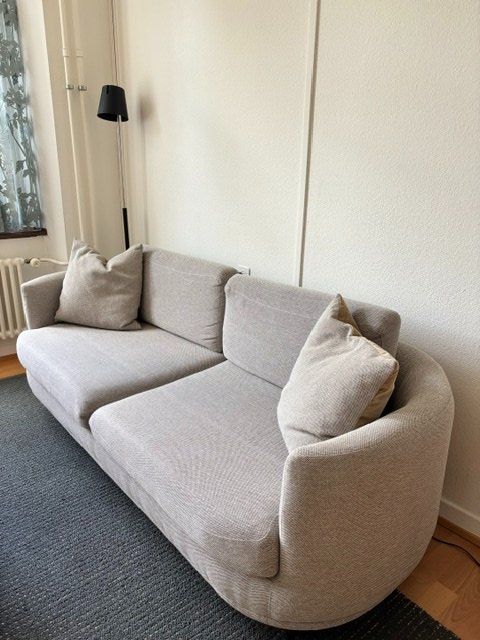 Sofas: 3-er Sofa mit Kissen – D'occasion à Winterthur par monawintour 2