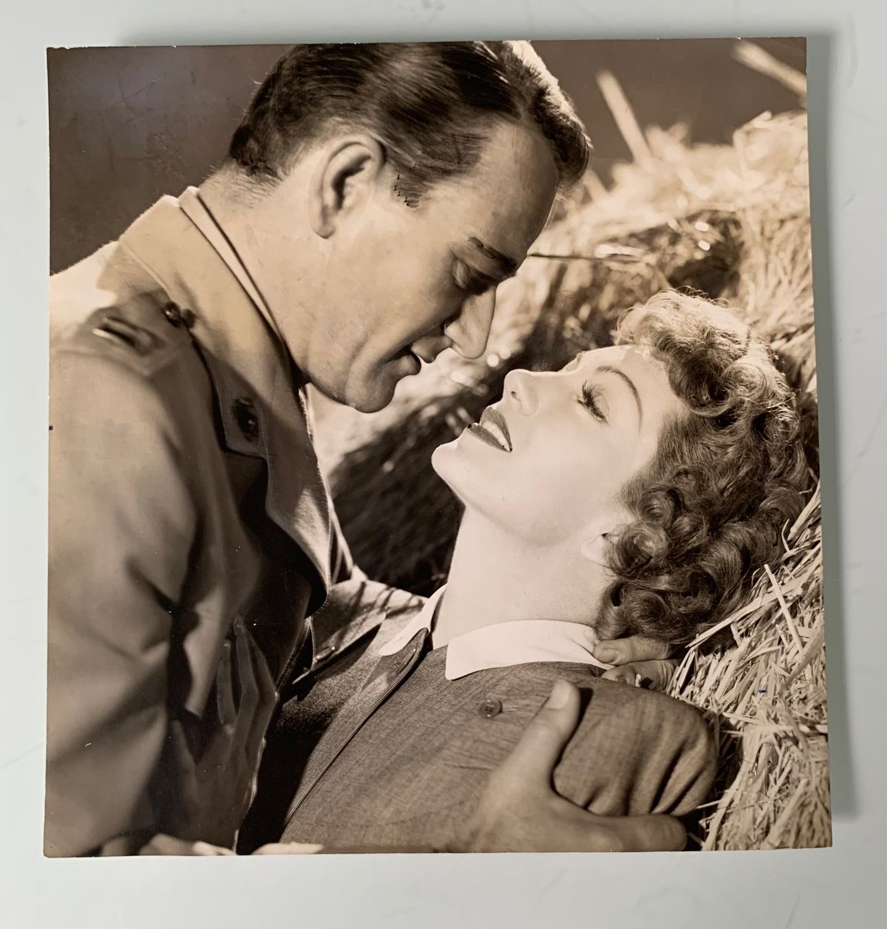Foto & Immagini: Foto John Wayne & Colette Clobert – Usato da Bern venduto da Artbrokerswitzerland