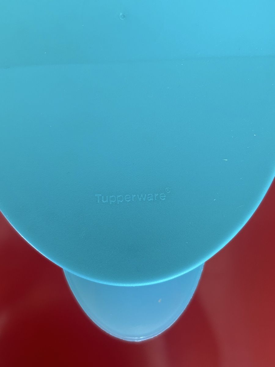 Caraffe: Carafe Tupperware bleu clair avec couvercle bon état – Nuovo (secondo la descrizione) da St-Prex venduto da mar_f6t6 1