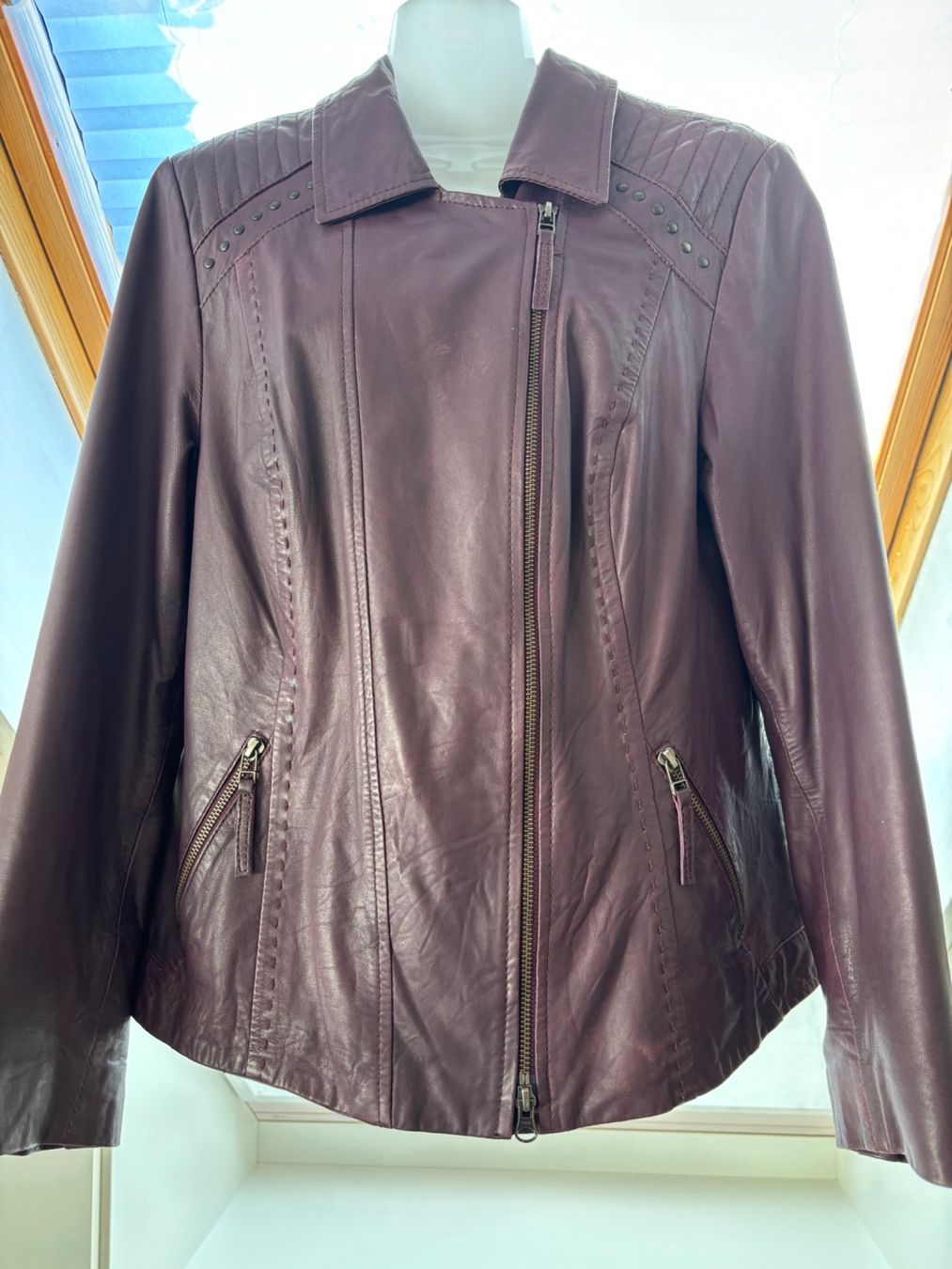 Giacche: Weiche Lederjacke mit Nieten M – Nuovo (secondo la descrizione) da Hendschiken venduto da Uraniali