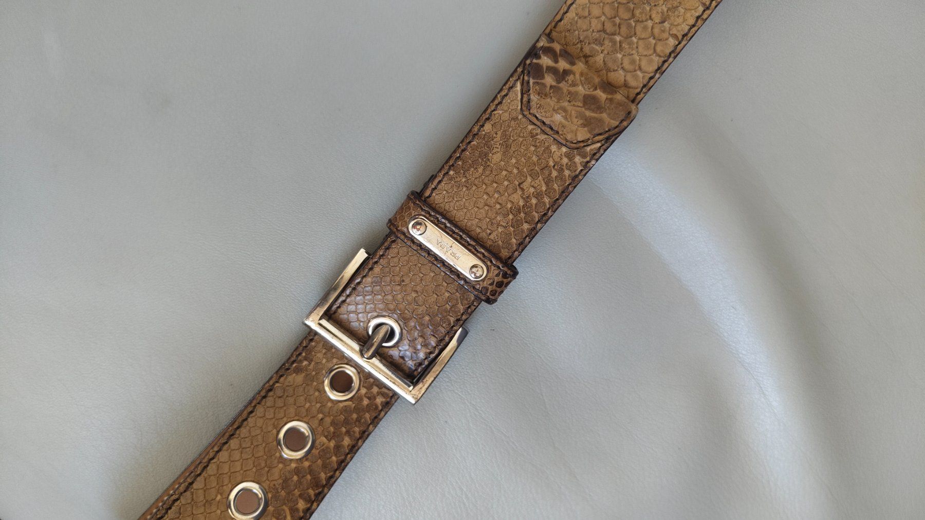 Prada Ceintures: Ceinture en cuir PRADA – D'occasion à Lausanne par clog 2
