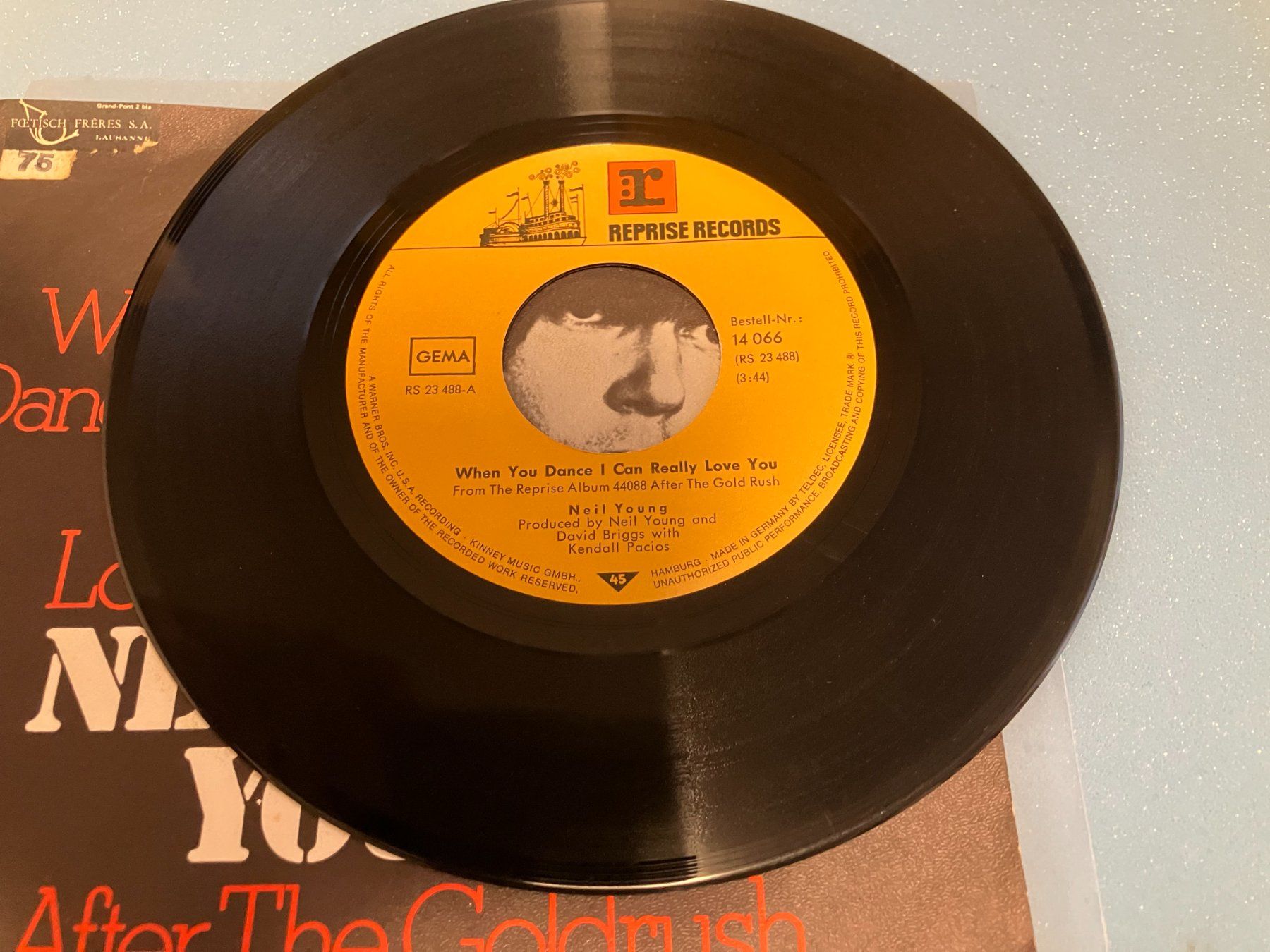 Dischi in vinile: Neil Young – Usato da Aarwangen venduto da Jukebox3 2