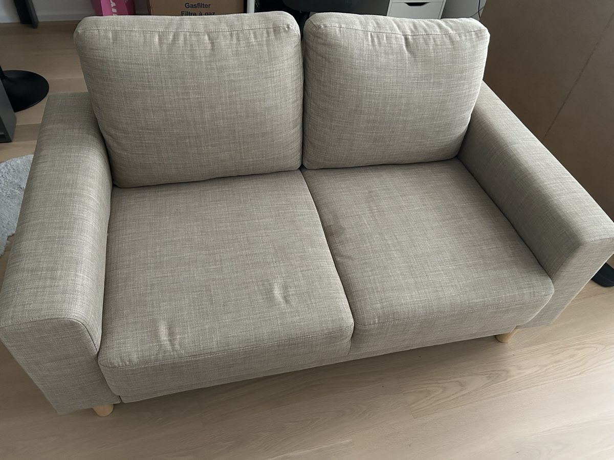 Jysk Divani: Sofa 2-Sitzer hellbeige Stoff guter Zustand – Usato da Herisau venduto da bea_k2vj 1