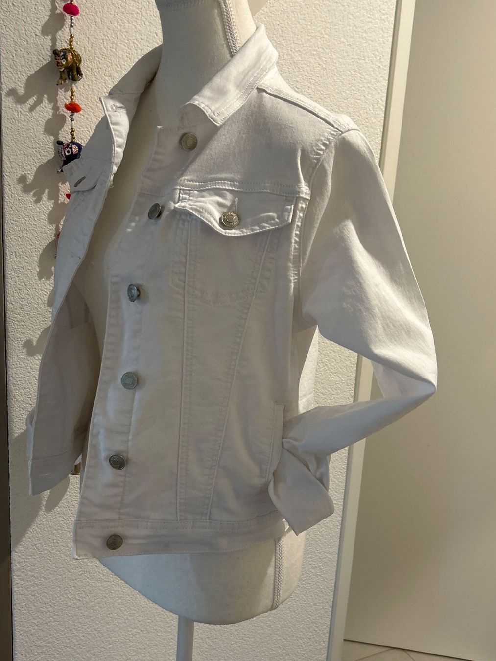 Vestes: Damen Jeans Jacke weiss – Neuf (Voir description) à Brunnen par Nala2929 4