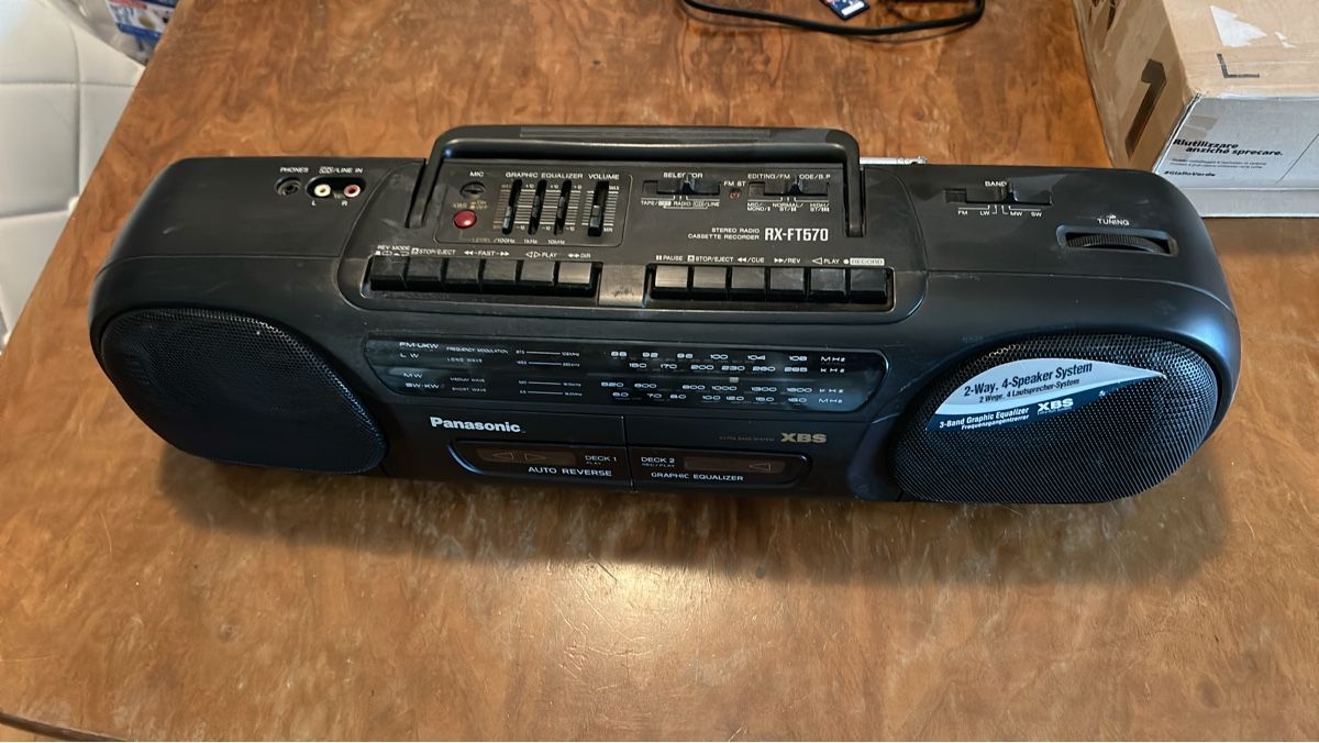 Panasonic Radios: Panasonic RX-FT570 Radio Cassette – Défectueux à Caslano par iguidice01