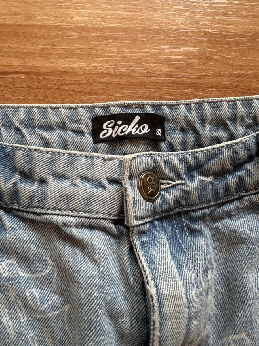 Jeans: SICKO Jeans Gr. 33, hellblau mit Dollar Muster – Usato da St. Gallen venduto da mai_gd7k 1