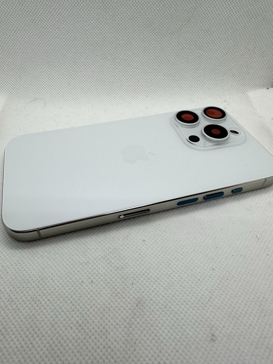 Apple Telefoni cellulari / Smartphones: — iPhone 15 Pro-Housing — – Nuovo e nell'imballaggio originale da Bouveret venduto da i_-Nova 2