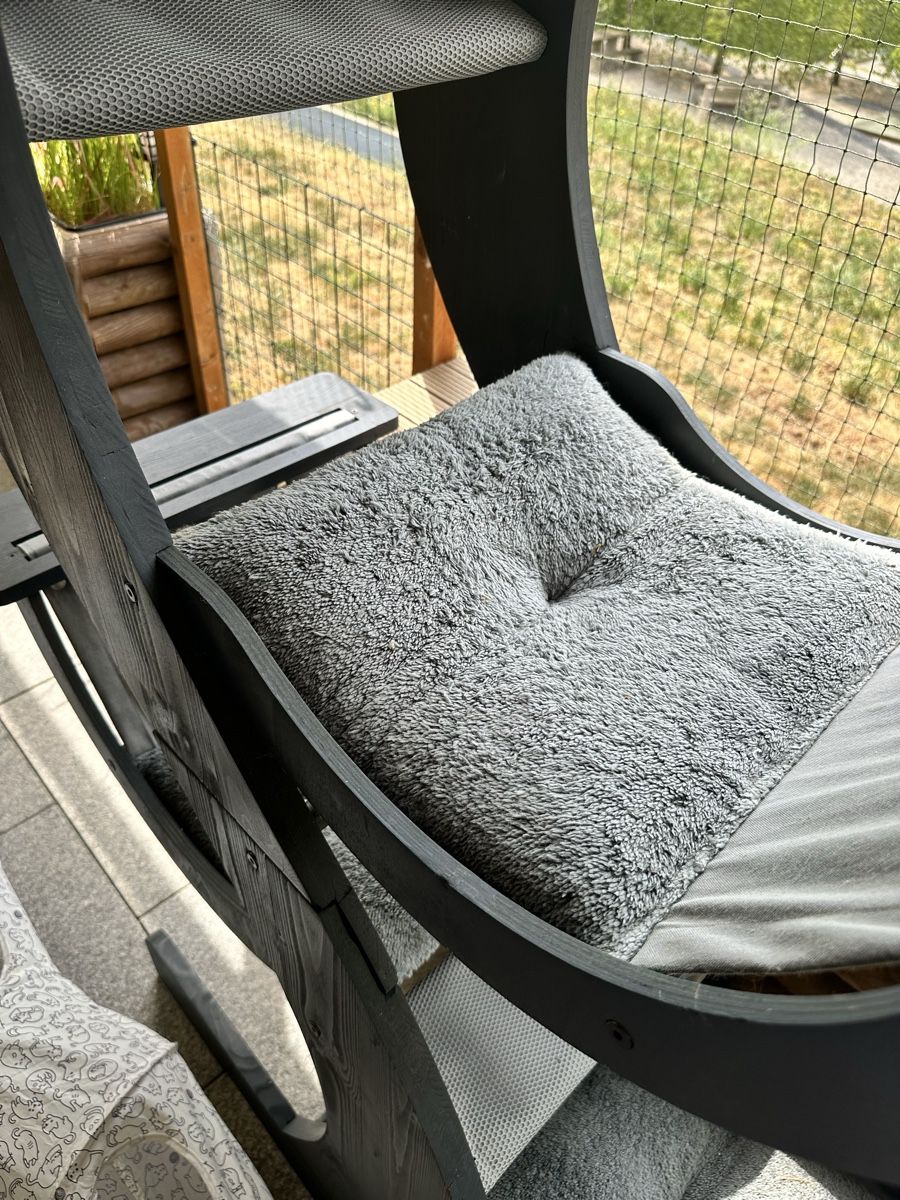Tiragraffi: Kratzbaum Mond Design grau mit Kissen – Usato da Hombrechtikon venduto da 401arnold 5