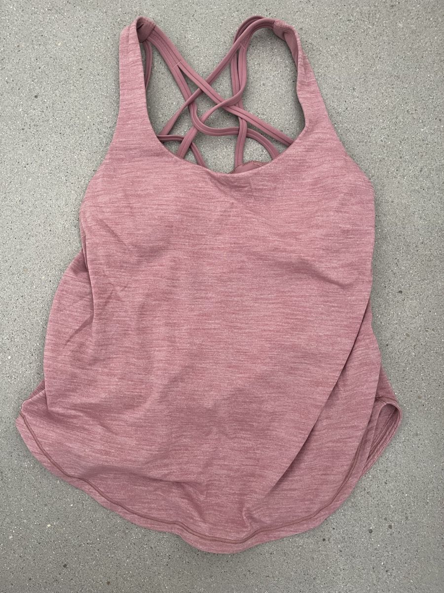 Lululemon Top: Lululemon Shirt Gr. 4 – Usato da Dottikon venduto da kat_jk9m