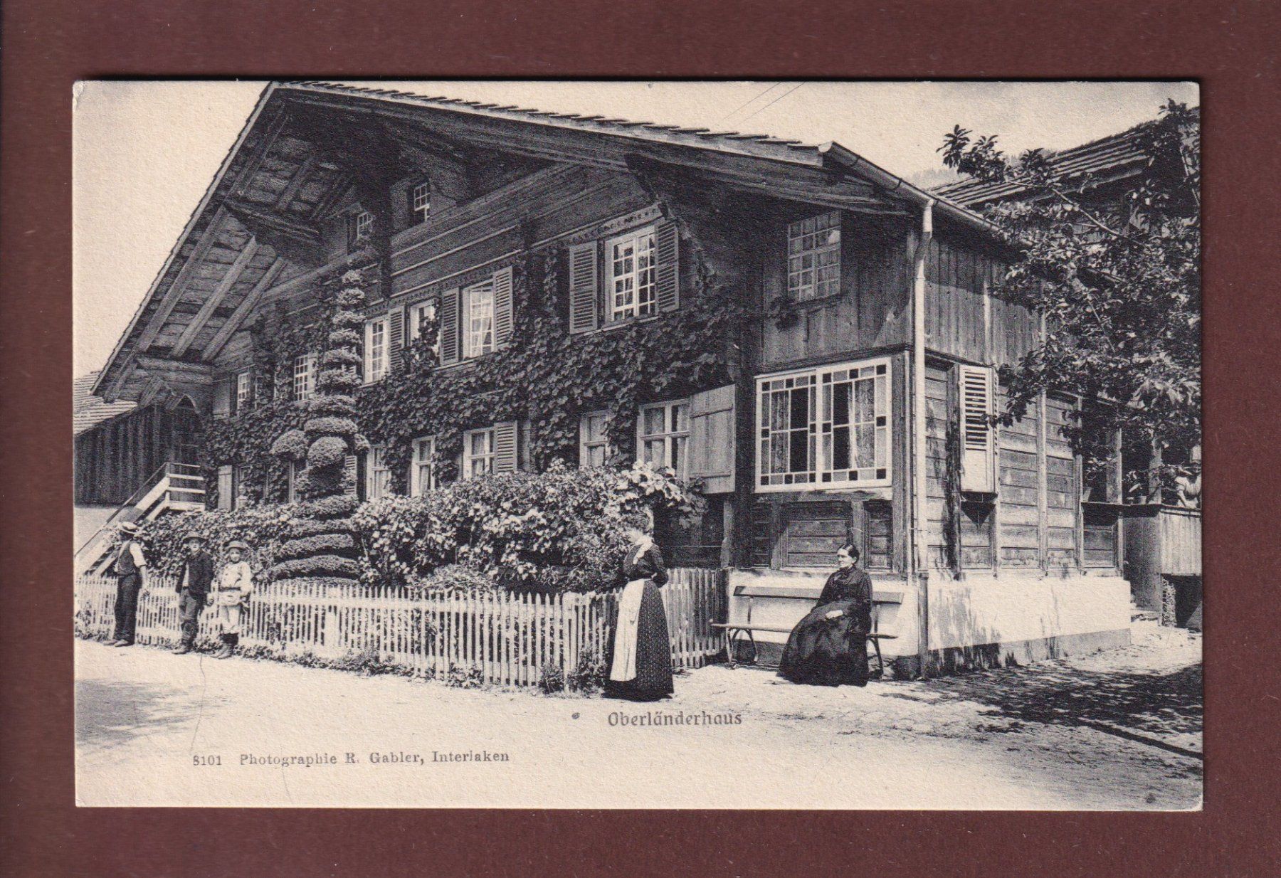 Cartoline postali: Bern - OBERLÄNDERHAUS – Usato da Pully venduto da nicecards