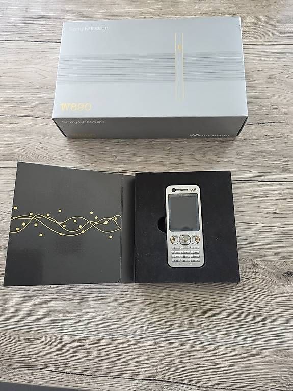Telefoni cellulari / Smartphones: Sony Ericsson W890 – Usato da Holziken venduto da Muelifit