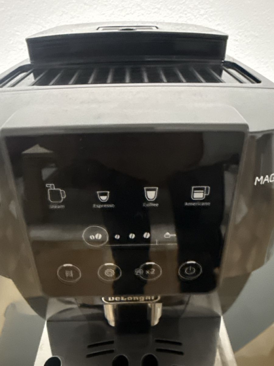 Macchine per caffè & Macchine per espresso: Machine à café Delonghi Magnifica Start – Usato da Soyhières venduto da Jura22 2