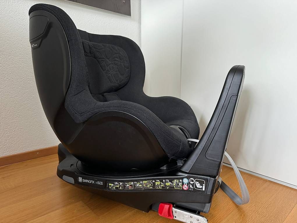 Seggiolini per auto: Britax Römer Swingfix i-Size  – Usato da Rorschacherberg venduto da Venuise 2