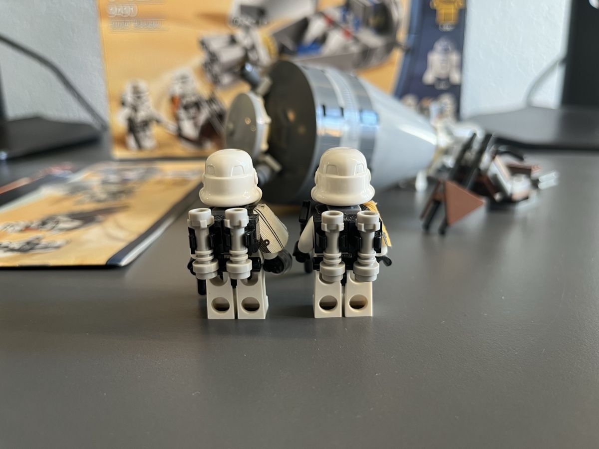 Lego Spielzeuge: LEGO Star Wars Set 9490 Droid Escape – Gebraucht aus Fribourg von Helvetix7 4