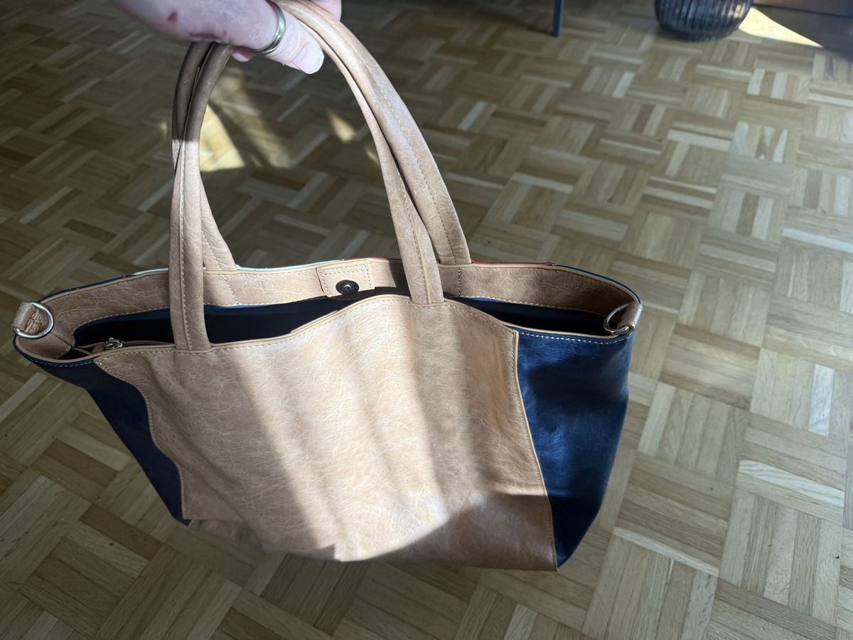 Desigual Taschen für Damen: Desigual Patchwork Tasche Lederlook - Top Zustand - CHF 45 – Gebraucht aus Allschwil von ysc_wt7c 2