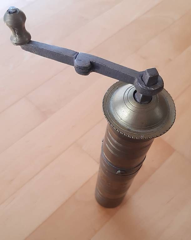 Elettrodomestici da cucina: Kaffeemühle aus Messing – Usato da Schaan venduto da jud_59jg 2