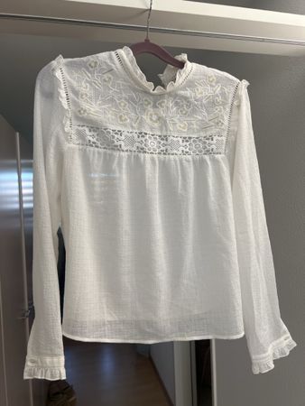 Weisse Bluse mit Spitze, Grösse L/XL, mit Strickerei 