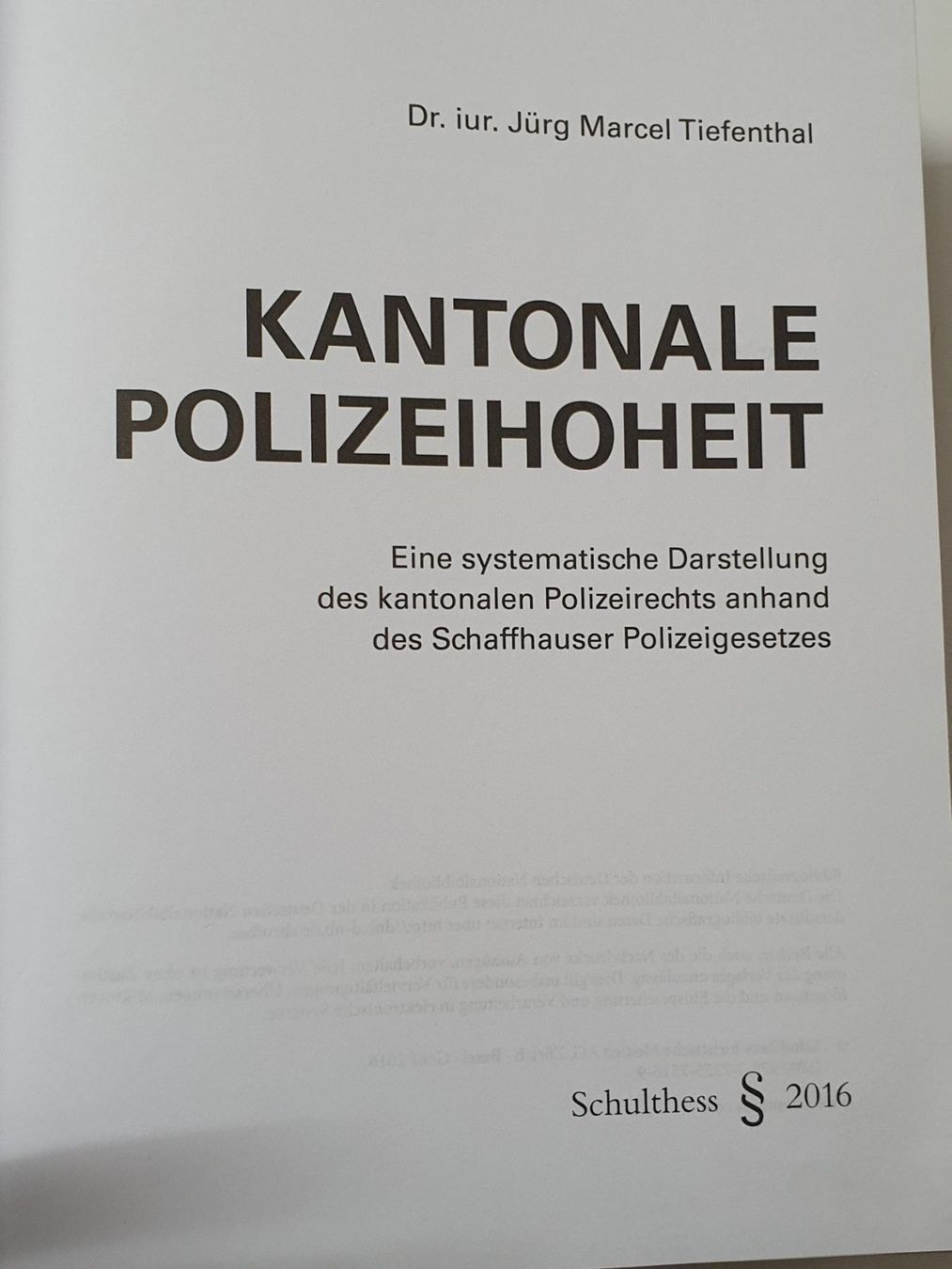 Libri: Kantonale Polizeihoheit 2016 – Usato da Oberdorf BL venduto da BaldenEagle 2