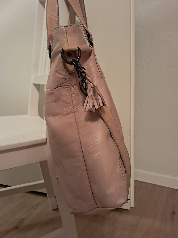 Sacs femmes: Legend Bogs & Belts Ledertasche  – D'occasion à Basel par len_t965 1
