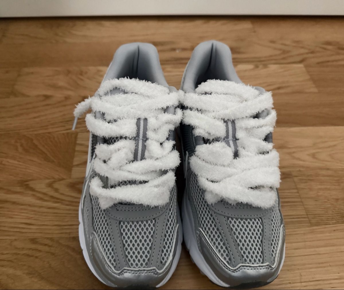 Nike Scarpe da uomo: Nike Vomero 5 Grey White – Nuovo (secondo la descrizione) da Grand-Lancy venduto da ter_bvn7 2