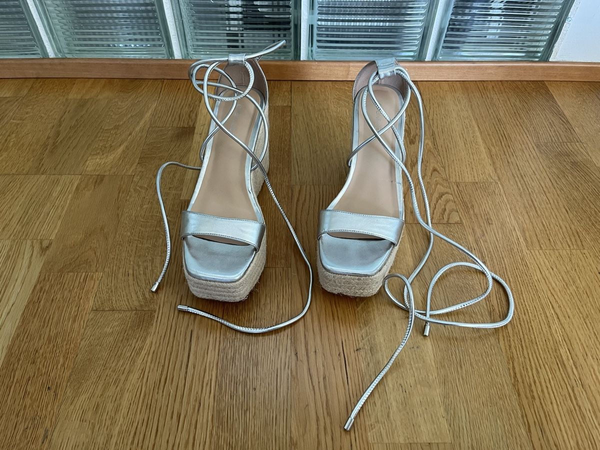 Scarpe da donna: Sandales compensées argentées à lacets taille 37 – Usato da Lutry venduto da tat_2zxq 1